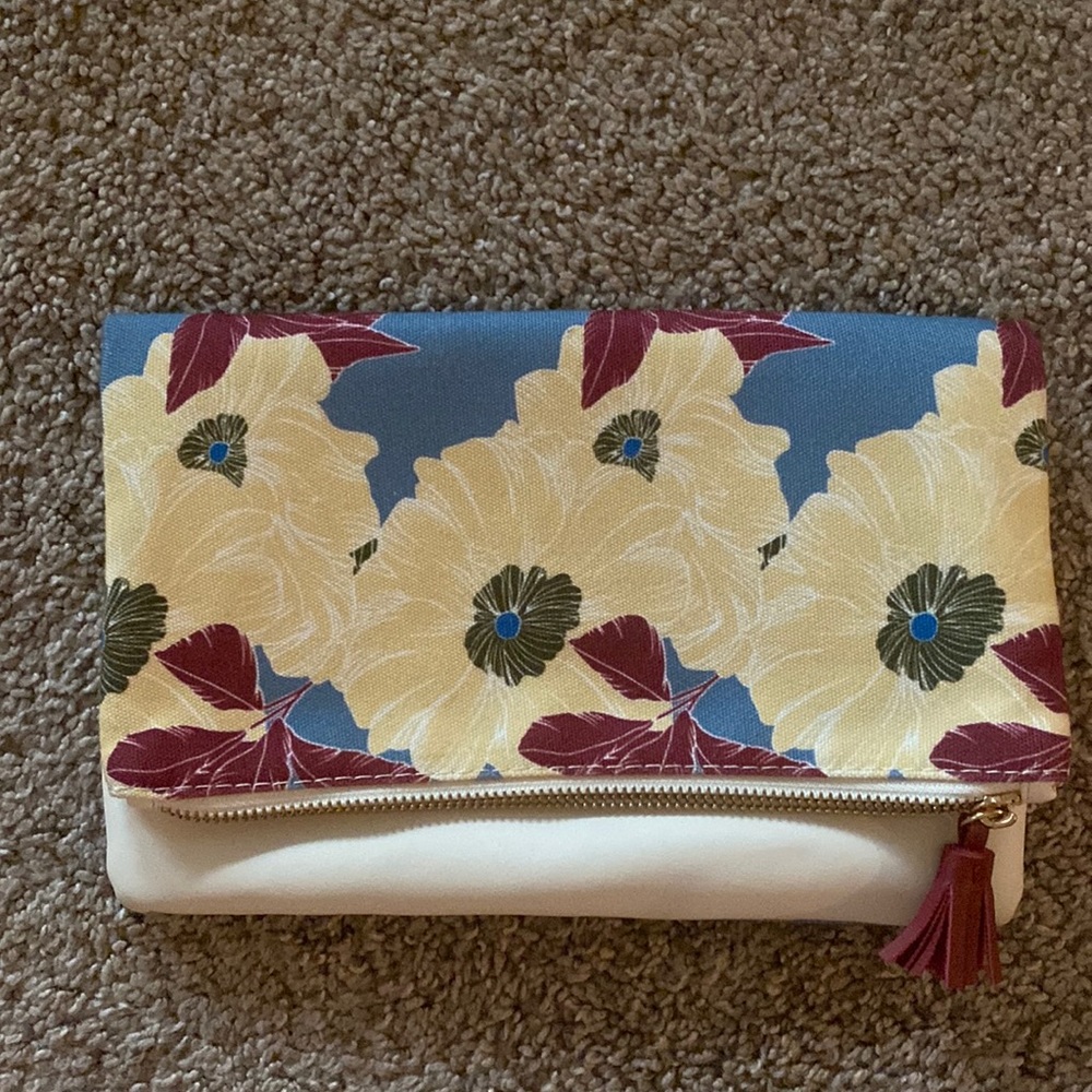 Floral clutch